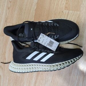 NEW. Adidas 4DFWD Running shoes